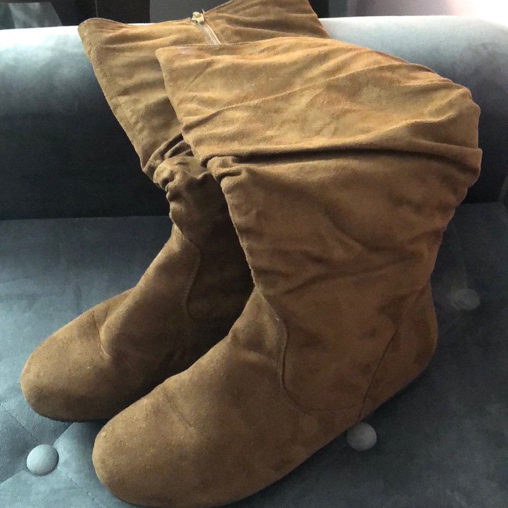 Suede boots